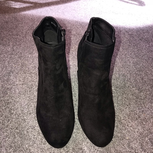 Black heels - Picture 2 of 3